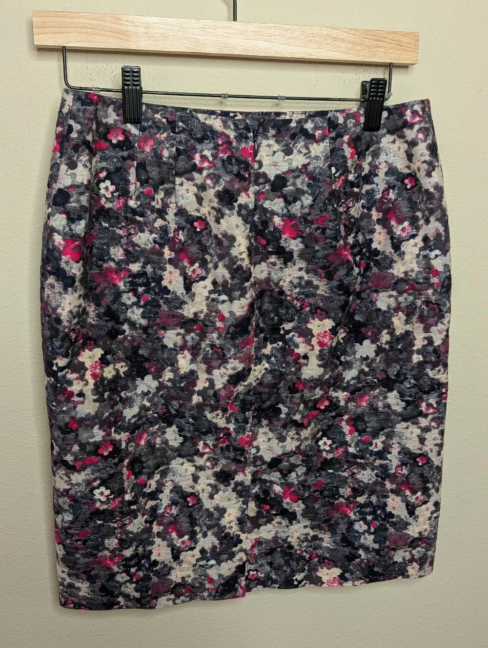 Talbots Petites Floral Print Pencil Skirt Red Trim Size 2P